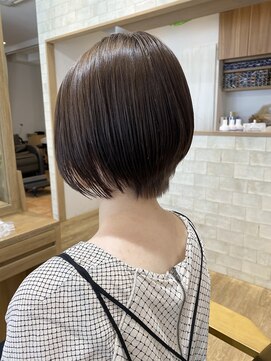 ソッリーソ ヘア(sorriso hair) 【sorriso hair桜山】20代30代40代前下がりショート丸みショート