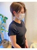 小顔ハンサムショートグレーベージュくびれヘアアッシュカラー
