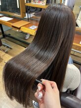 シェリ(Cheri) 酸性ストレートで柔らかくツヤのある髪に