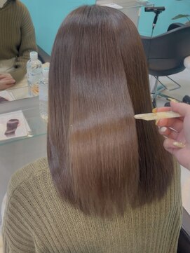 ユーナゴヤ(u nagoya) ブリーチなしでつくる中明度カラー/オリーブベージュ