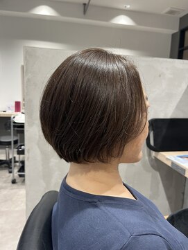 シャルムドゥグランシー(CHARME de granci.) ショートに近いミニボブ