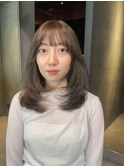 オリーブグレージュ×ミディアムレイヤー