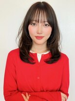 ファナ(fha-na)&nbsp;ミディアムレイヤーカット 似合わせカット 大人ガーリー 韓国