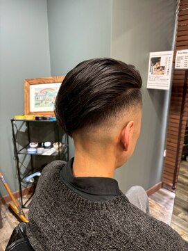 オールマンバーバーショップ 流山おおたかの森(Allman Barbershop) 顔剃りシェービング/ツイストスパイラルパーマ/アイロンパーマ