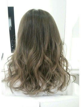 ホワイトスペース(whitespace) 外人風