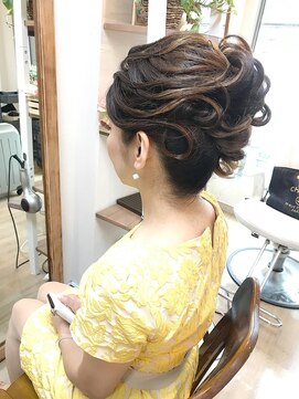 ロカット サロン(Roquat Salon) 華やか夜会巻き風アップアレンジ【ヘアアレンジ  立川/立川南】