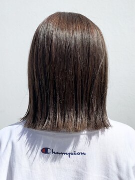 ディーボーイリタ 光の森(D-BOY Lita) 透明感ショコラブラウン切りっぱなしボブ