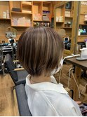 ショートボブ