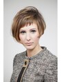 アズーア ヘアーアンドスパ(azure hair&spa)&nbsp;パリで撮影したアシメショートカット☆ ショートカットが大得意