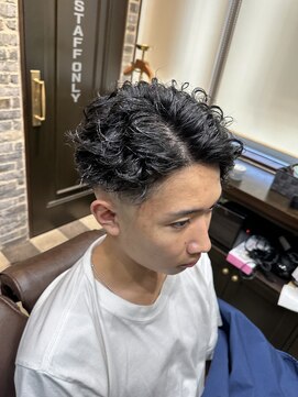 ミリオンバックス 御徒町店(Million Backs) 波巻き/スパイラル/ミックス<理容室>[メンズ/シェービング]