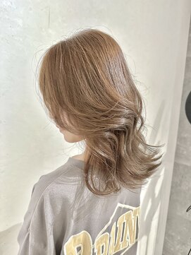 アンダーバーホワイト(_WHITE) 大人かわいいミディアムヘア