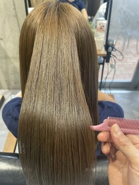 コティ(Kotii) 透明感オリーブベージュで外国人風♪