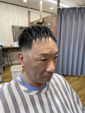 アールズ ヘア(R's hair) MEN’S HAIR/サーフカール/刈り上げセンターパート/印西