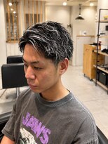 マジック(magic)&nbsp;白メッシュで魅せる、立体感ツイストヘア