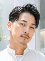 サーカス バイ ビュートリアム 青山(CIRCUS by BEAUTRIUM)&nbsp;大人の刈り上げセンターパート