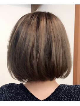 美容室 レア(lea) lea大人気☆ふんわりミディアムボブグレーパールカラー☆