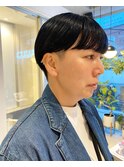 ネイビー刈り上げショート