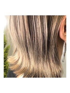 ヘアーサロン ウノ 新百合ヶ丘(hair salon UNO) シャドウルーツ