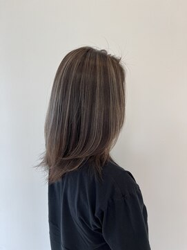 エムスリー(EMU THREE) コントラストハイライト