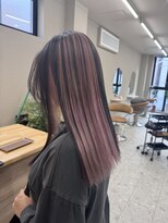 シカ 神戸三宮元町店(Cica)&nbsp;インナーカラー ピンク デザイン イヤリング ブリーチ 三宮