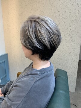 ジルチ ヘアー(Zilch hair) くせ毛を活かしたショートカット／ダブルカラー/白髪ぼかし/学割