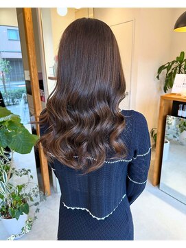 ビアノバ(via nova) Aujuaシステムトリートメントで艶髪