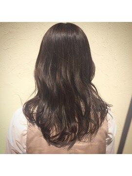 エトランジェ(Etrange) 地毛風カラー♪ベージュ大人ナチュルに可愛いスタイルに！