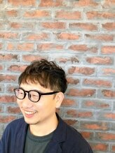 ヘアメイク イスカーゴ(HAIR MAKE ISKAGO)のスタイリスト / 新田 康明