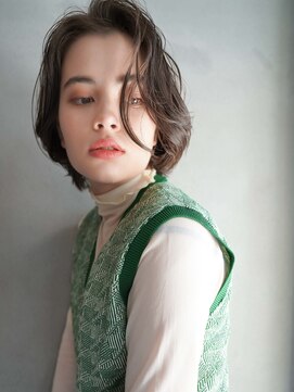 カンナ(Canna) センターパート/フェザーバング/カーキグレージュ/髪質改善/30代