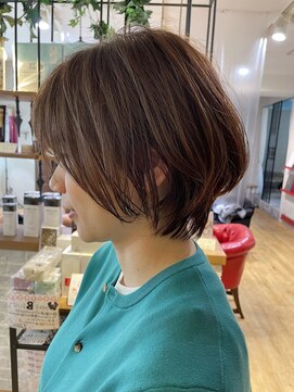 ヘアサロン アティリー(Hair Salon Attirer) 西梅田/重めショート　　【Attirer 飯田裕之】