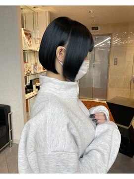 ソワンドブレスセルン 心斎橋(soin de brace cerne) 前下がりボブ×ブルーブラック◎