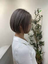 ユニ 江坂(Uni.) グレージュ　丸みボブ