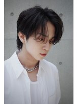 オグジュアリー 表参道(aux.) スーツ短髪ツーブロック束感モテる黒髪シークレットパーマ流行