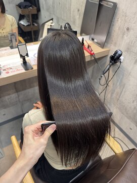 アリアバイエクラート 新宿南口店(ARiA by ECLART) ★パヤ毛や広がりでまとまらない髪の毛に美髪矯正★