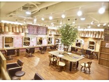 グランアージュ 船橋南口店(grandage)の雰囲気（広々した綺麗な空間でゆったり過ごせます♪船橋駅近）