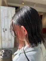 シー(See.)&nbsp;イヤリングピンクレッド×ナチュラル外ハネボブ