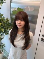 ロエ(LOE) オリーブカラーレイヤーカット顔周りレイヤーブリーチなし
