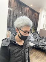 ブレイズ ザ サロン(BLAZE THE SALON)&nbsp;オールバック風束感ホワイトシルバーショート【BLAZE 大庭】