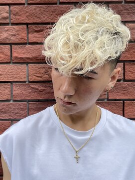 アカ(ACA) マッシュショートハイトーンカラーブリーチカラー札幌大通