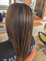 美容室ポケット&nbsp;バレーヤージュハイライトダブルカラーイヤリングカラーエクステ