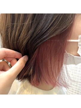 オーガスト ヘア ネイル(AUGUST hair nail) イヤリング×ピンクカラー