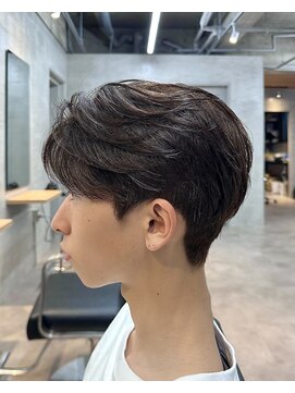 トゥイン 八王子(TWIN) センターパート/韓国マッシュ/メンズ/八王子駅/ブルーブラック