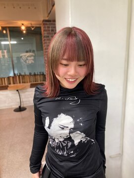 ヘアー アレス(hair ales) ベージュ×レッド　姫カット　個性派　デザインカラー