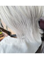 サンリサ 鴻巣店(sanRisa) ウルフ × ホワイト