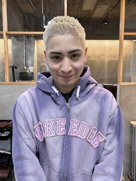 フリーラ 京都河原町三条店(freera) ホワイトブロンド