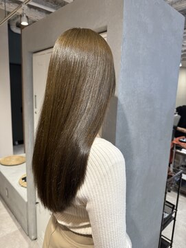 エイトデイズ 三宮駅前店(EIGHT days) オリーブベージュ