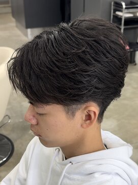 エデアンルクラ 下通(EDEAN Leclat) フェザーパーマ ニュアンス 毛流れ MEN'S HAIR