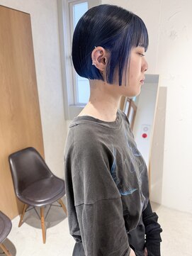 ラミエ バイ メルト 吉祥寺(lamie by melt) "久保田"刈り上げミニボブイヤリングカラーネイビー暗髪夏カラー