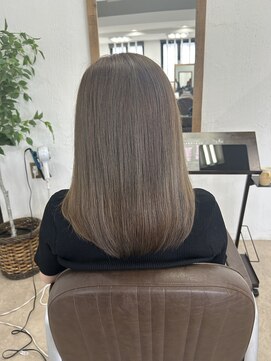 ラヴィリス バイ レム(Raviliss by rem) グレージュカラー