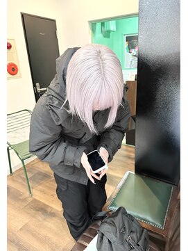 パレット 難波(Palette) ホワイトカラー/ハイトーンカラー/ハイトーン/ダブルカラー/ボブ